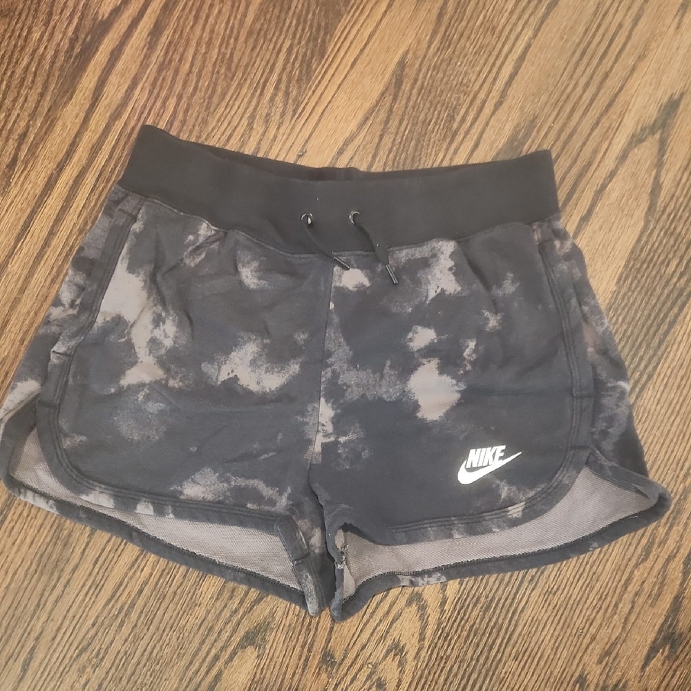 Nike Women's Black and Gray Athletic Shorts